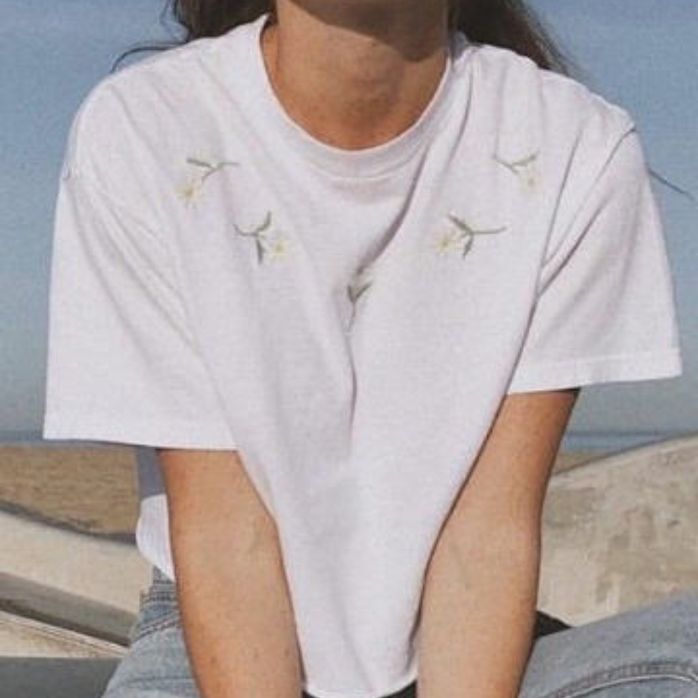 brandy melville Aleena Daisy top john galt